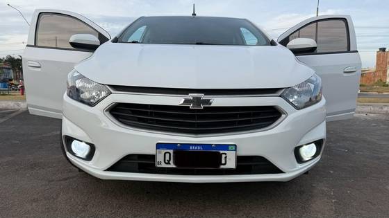 CHEVROLET ONIX 1.0 MPFI LT 8V FLEX 4P MANUAL CHEVROLET ONIX 1.0 MPFI LT 8V FLEX 4P MANUAL